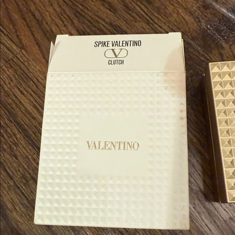 Valentino box has